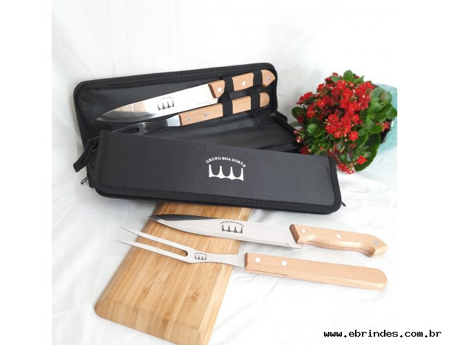 Kit churrasco com faca e garfo com cabo de madeira